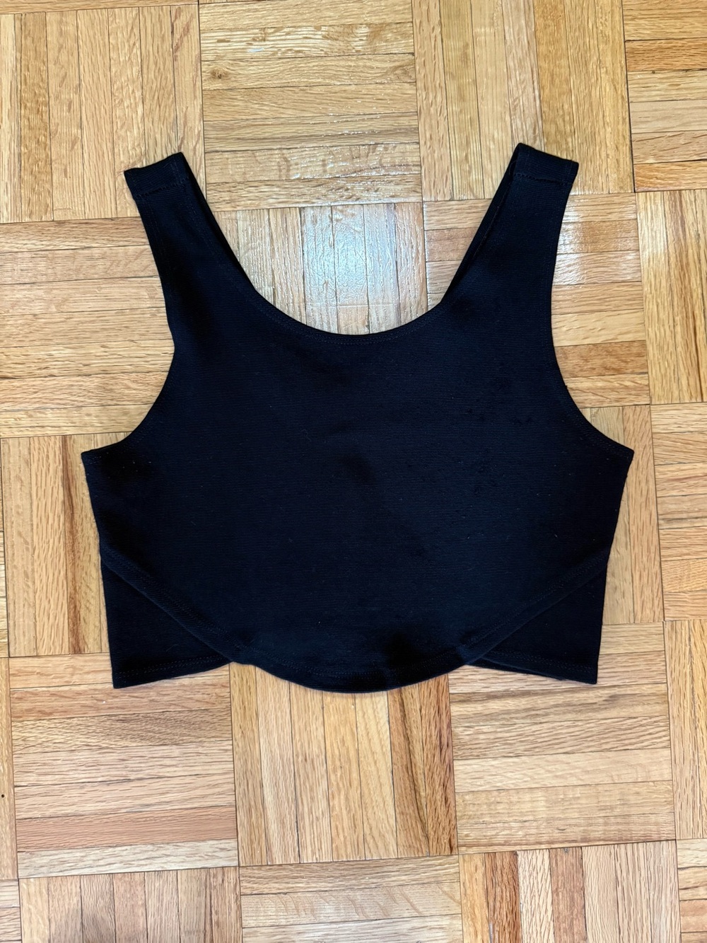 Solemio Black Cropped Tank Top - Sleek Scoop Neck